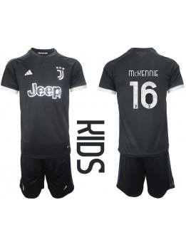 Otroški Nogometna dresi replika Juventus Weston McKennie #16 Tretji 2023-24 Kratek rokav (+ hlače)